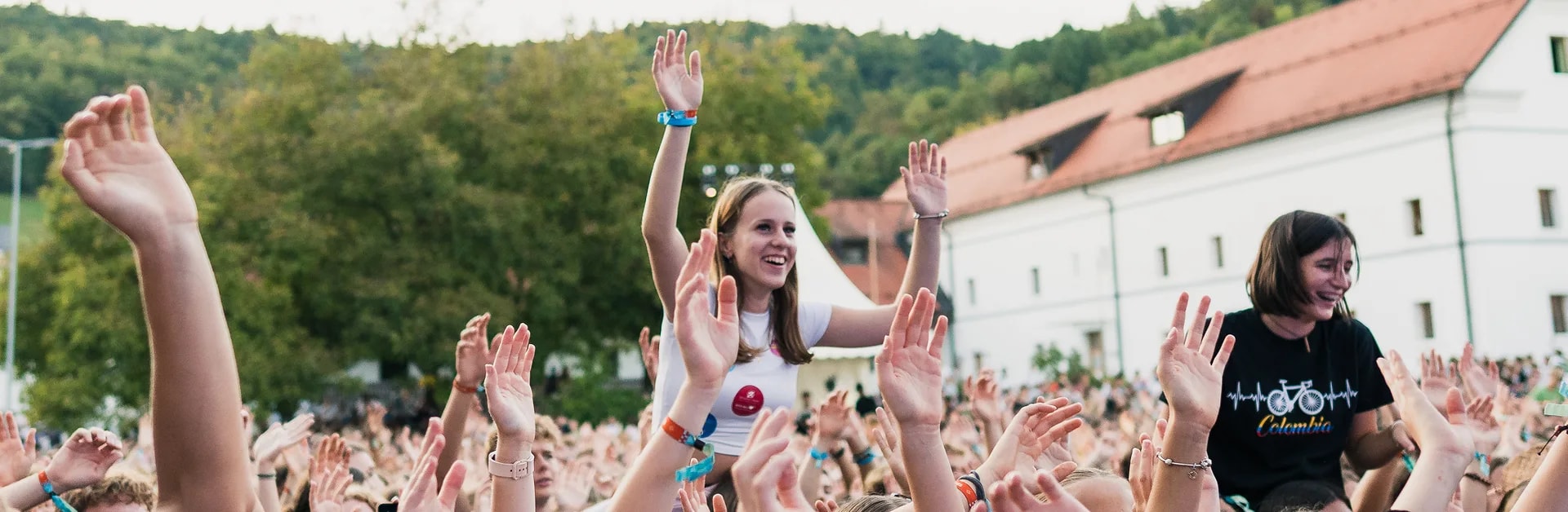 megatitle-koncert-bg